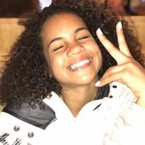 Meet your Posher, Candice